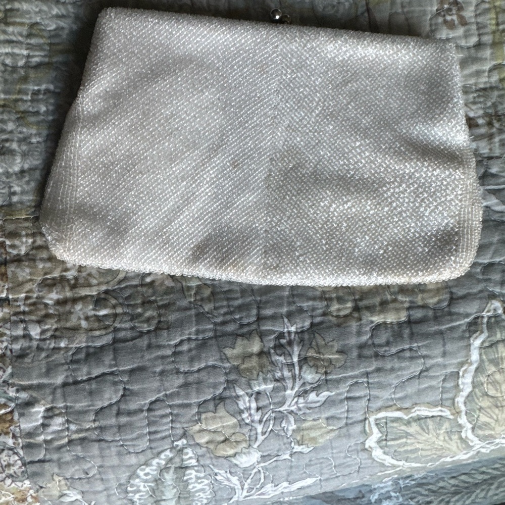 Timeless Elegance: Vintage Richere White Beaded Evening Clutch